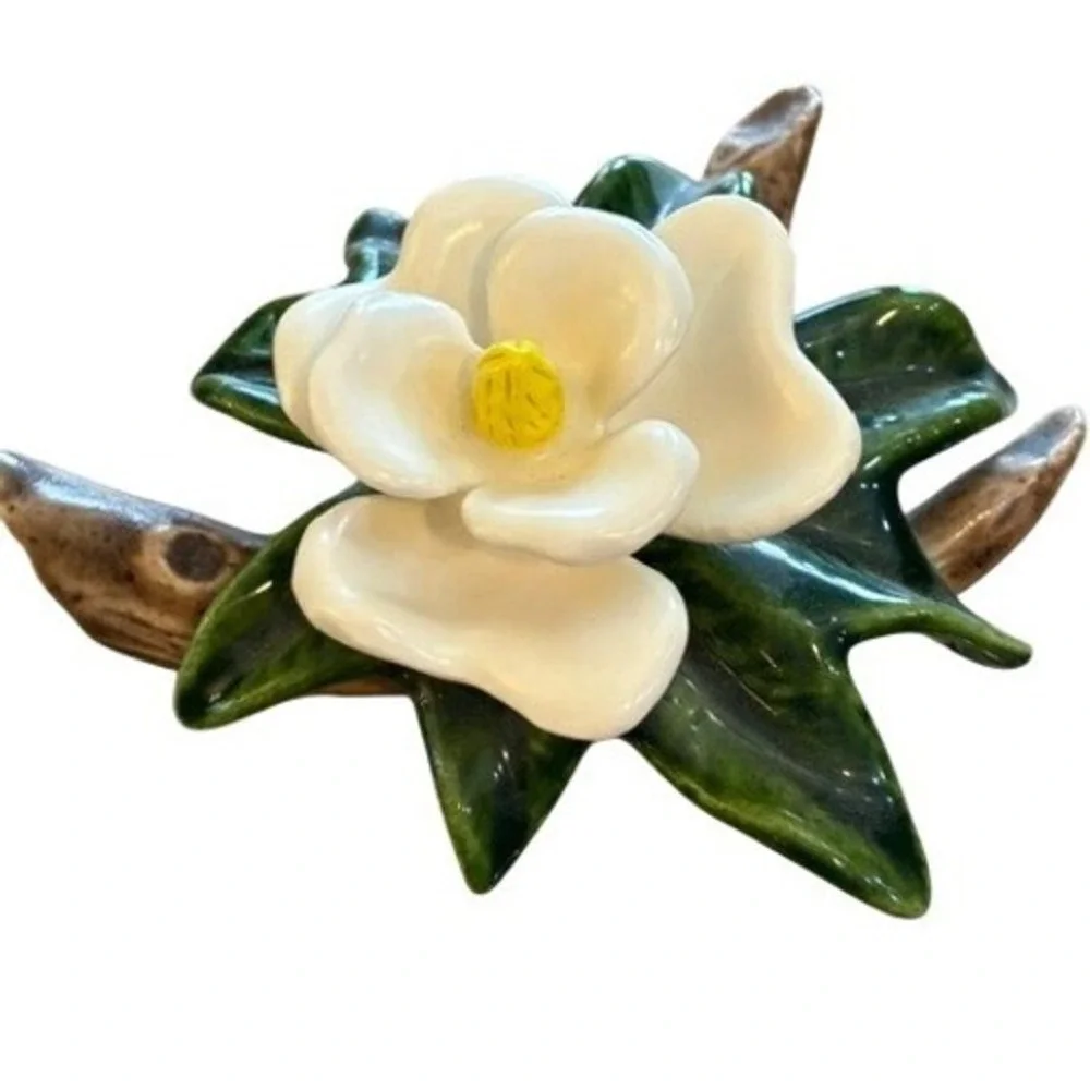 Magnolia Flower Ceramic Figurine White Green 5x4.5 Excellent Southern